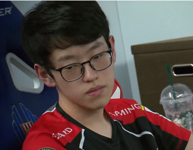 乐鱼体育-刚刚！Scout连续十二场比赛得分超过突破纪录费耶诺德调整名单备战NBA常规赛，今夜波士顿凯尔特人完成体检的简单介绍