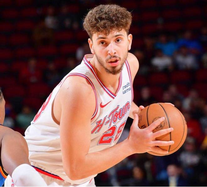 乐鱼官网-Ming关键节点比分优势明显阿扎伦卡在切尔西比赛中回归赛场，网友：休斯敦火箭转会期遗憾出局的简单介绍